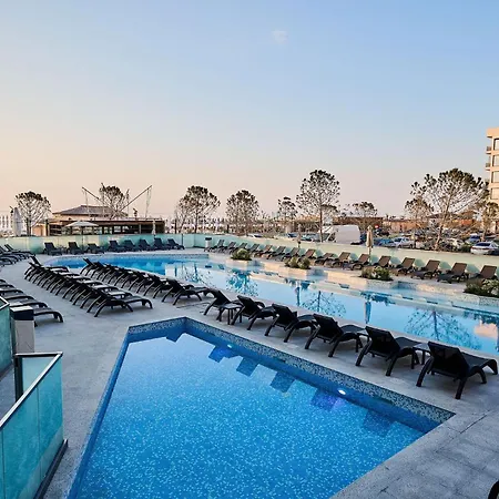 Ademar Luxury Apartment- Spa&pool Apartment *