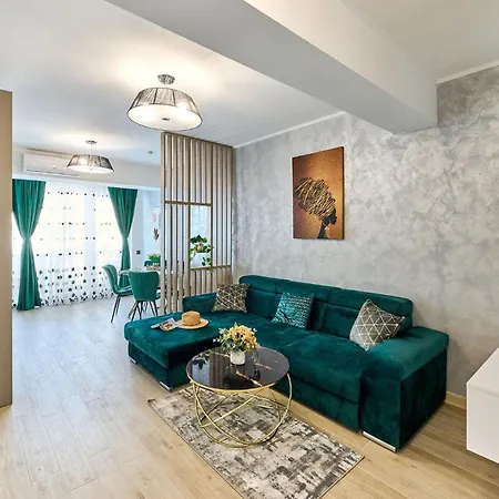 Ademar Luxury Apartment- Spa&pool Apartament